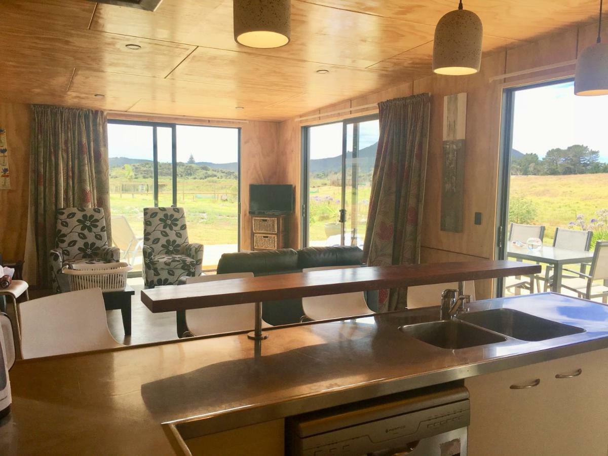 The Camel At Araiawa Raio Lodge Pukenui 外观 照片