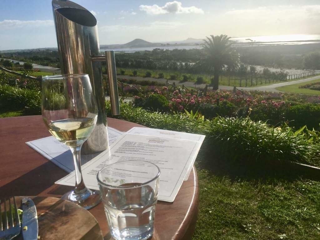 The Camel At Araiawa Raio Lodge Pukenui 外观 照片